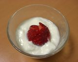 体に美味しい♥いちごはちみつヨーグルト♪作り方2写真