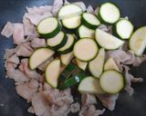 今夜の夕飯簡単ズッキーニと豚バラ味噌炒め作り方6写真