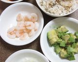 エビとアボカドのチャーハン作り方1写真