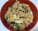 春菊・椎茸・鶏肉の卵とじ作り方4写真