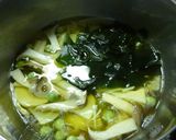筍とわかめとエンドウマメのお吸い物作り方4写真