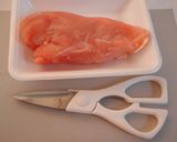 お肉はハサミでラクラク下ごしらえ作り方1写真