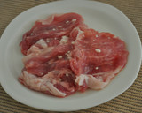 豚肉＊もやし＊きのこの塩麹重ね蒸し作り方2写真