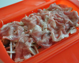 豚肉＊もやし＊きのこの塩麹重ね蒸し作り方3写真