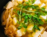 二杯味噌汁●豆苗＆ダイコンの豆腐味噌汁作り方2写真