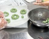レンジで簡単☆リースドーナツ☆クリスマスに♪作り方5写真