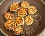 ヘルシー♪鶏むねひき肉の甘辛つくね作り方6写真