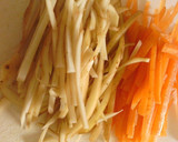 じゃがいもとにんじんの皮のきんぴら作り方1写真