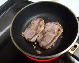 黒豚ステーキ（ヨーグルトソース）作り方1写真