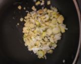 鶏挽肉ときんぴらごぼうの炒めご飯作り方4写真