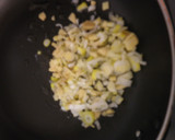 鶏挽肉ときんぴらごぼうの炒めご飯作り方4写真