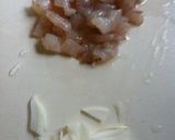 簡単☆揚げない＊鶏ひき肉とえびの春巻き作り方1写真