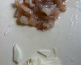 簡単☆揚げない＊鶏ひき肉とえびの春巻き作り方1写真