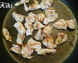 塩麹de鶏肉のミックスナッツ炒め作り方3写真