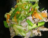 ☆アスパラ麺と豚肉の炒め物☆作り方4写真