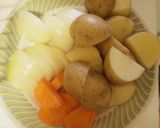 塩麹de豚バラと新じゃがの煮物作り方2写真