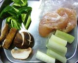 鶏と野菜と温泉卵の塩麹丼作り方2写真