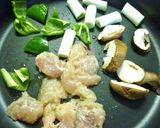 鶏と野菜と温泉卵の塩麹丼作り方4写真