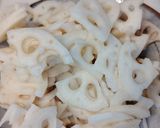 れんこんとかぐら南蛮の炒め煮。作り方3写真