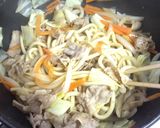 ささっと簡単♪焼きうどん〜醤油味作り方5写真