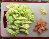簡単★キャベツと豚肉の酒蒸し作り方1写真