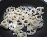簡単♪レンコンのごまたっぷりきんぴら♪作り方2写真