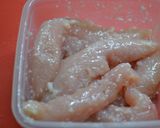 塩麹de鶏ささみのしっとりソテ～♡作り方1写真