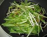 水菜で卵丼作り方1写真