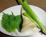 筍＋小ネギ＋青ジソの、夏を感じるお味噌汁作り方1写真