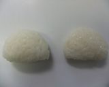 かしわ餅風おにぎりツインズのキャラ弁♪作り方3写真
