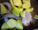 お弁当に☆えびとキュウリの塩炒め作り方3写真