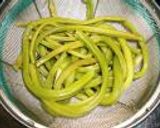 山くらげと鳥せせり甘酢。　作り方1写真
