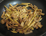 筍と豚肉のオイスター炒め。作り方5写真