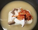 肉&コチュジャン不要☆キムチ里芋鍋うどん作り方1写真