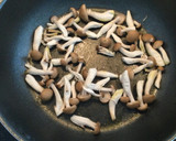 エビとほうれん草のペペロンチーノ炒め♪作り方4写真
