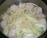 梅ごのみ入り鶏肉団子のうどん作り方3写真