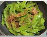 簡単♪カツオバックで○サヤエンドウ○炒め作り方3写真