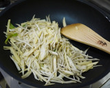 筍と牛蒡と豚肉の炒め物（竹筍牛蒡炒肉絲）作り方7写真