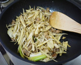 筍と牛蒡と豚肉の炒め物（竹筍牛蒡炒肉絲）作り方8写真
