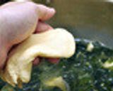 韓国料理ーわかめスープすいとん作り方7写真