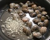 ★アサリ～アンチョビの冷製パスタ★作り方1写真