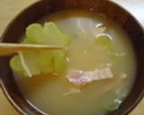 ブロッコリーの茎とベーコンのお味噌汁作り方5写真