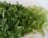 セロリの葉とひき肉のしょうが炒め作り方1写真