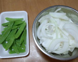 新たまと絹さやの卵とじ作り方1写真