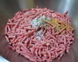 肉汁たっぷり。洋食屋さんのハンバーグ。作り方1写真