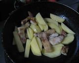 ふき&じゃが芋&豚肉でささっとピリ辛炒め作り方3写真