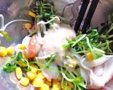 豆苗・カニカマ・コーンのたらこサラダ作り方5写真