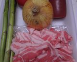 豚肉と新玉ねぎのケチャップ味アスパラ添え作り方1写真