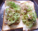 焼きそばソース（粉）と葱のトースト作り方3写真
