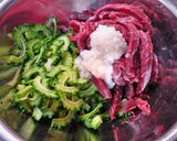 牛肉とゴーヤの塩麹胡麻炒め♪作り方3写真